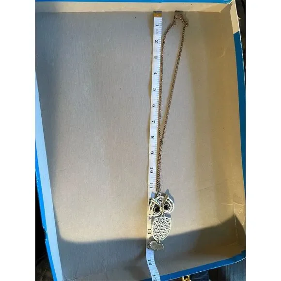 Vintage Sarah Coventry Gold and white Owl Pendant Necklace 26" Women's J… - Picture 4 of 6